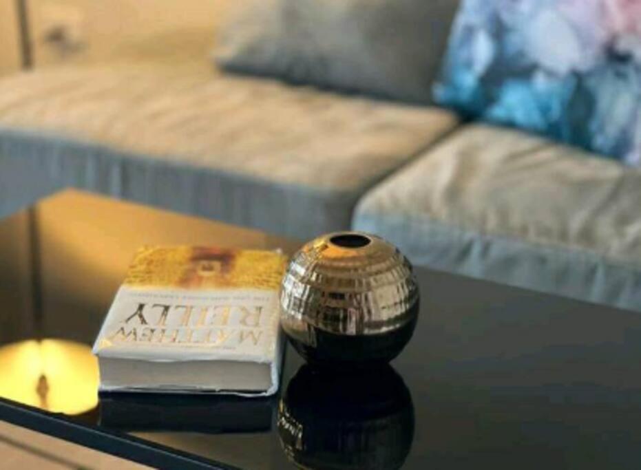 Base Central Pattaya Long Balcony King-Bed With Infinity Pool & Free Netflix! Bagian luar foto