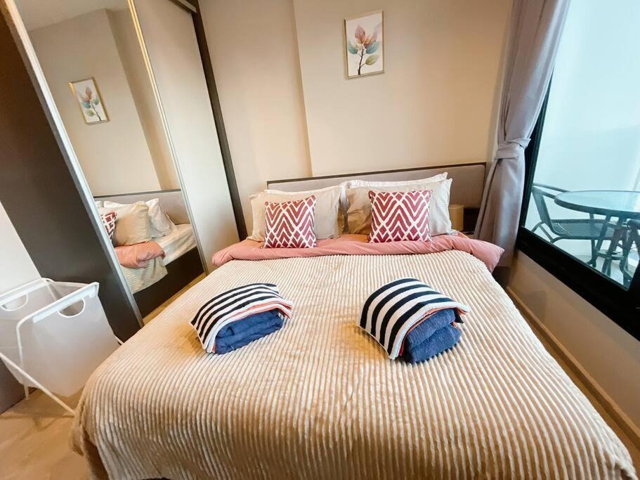 Base Central Pattaya Long Balcony King-Bed With Infinity Pool & Free Netflix! Bagian luar foto