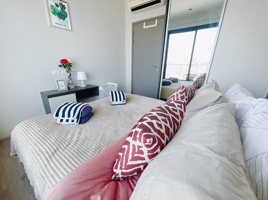 Base Central Pattaya Long Balcony King-Bed With Infinity Pool & Free Netflix! Bagian luar foto