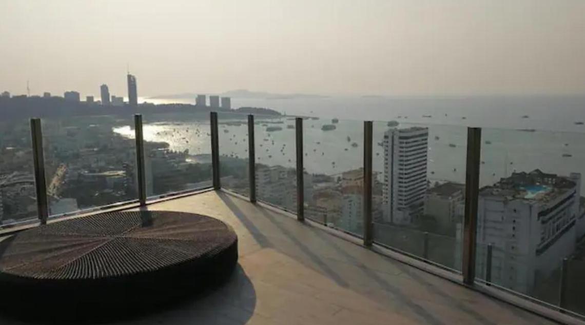 Base Central Pattaya Long Balcony King-Bed With Infinity Pool & Free Netflix! Bagian luar foto