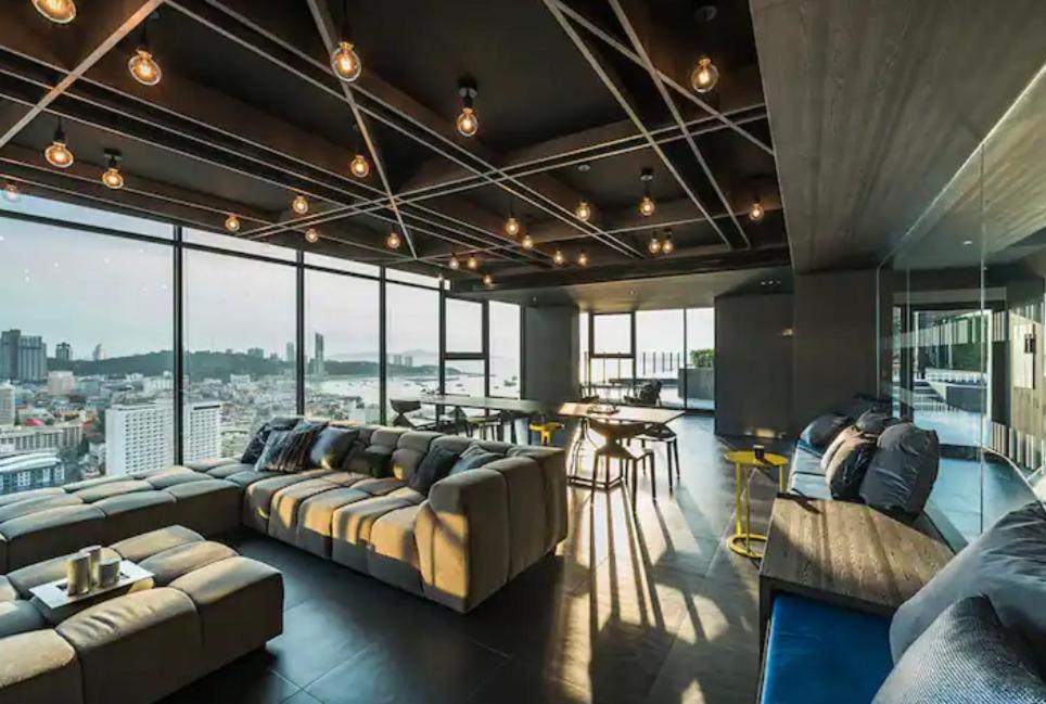 Base Central Pattaya Long Balcony King-Bed With Infinity Pool & Free Netflix! Bagian luar foto