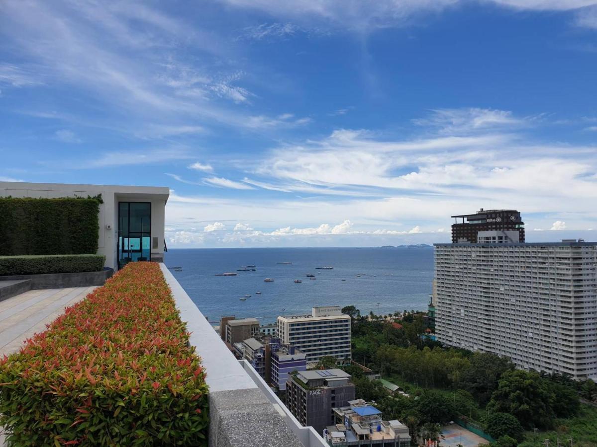 Base Central Pattaya Long Balcony King-Bed With Infinity Pool & Free Netflix! Bagian luar foto