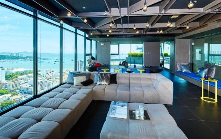Base Central Pattaya Long Balcony King-Bed With Infinity Pool & Free Netflix! Bagian luar foto