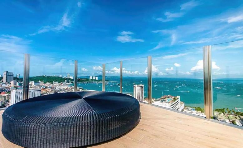Base Central Pattaya Long Balcony King-Bed With Infinity Pool & Free Netflix! Bagian luar foto